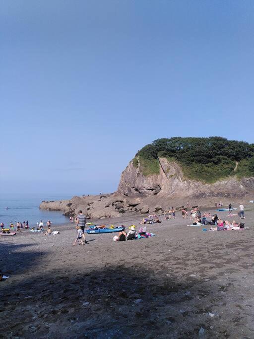 شقة The Tempest, Sea Views, Coastal & Rural Walks. إلفراكومبْ المظهر الخارجي الصورة